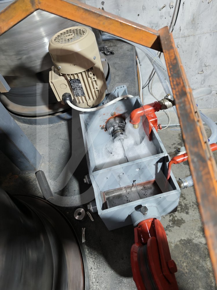 Döner haddeli parlatma solüsyonlu sabunluk 